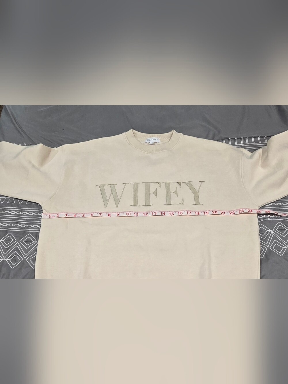 SOLD!!!!! Six Stories Wifey Statement Sweatshirt Size Large - Picture 5 of 6